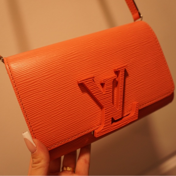 LOUIS VUITTON EPI LOUISE PM PINK CROSSBODY PURSE - Picture 2 of 7